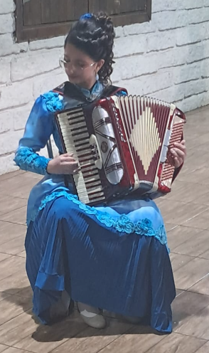 Valentina Silveira realizou apresentação de gaita.