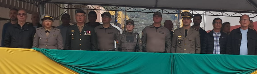Desfile do Sete de Setembro reúne centenas de pessoas