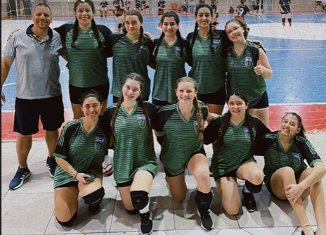 Escola Rural de Osório ficou em terceiro lugar no Vôlei Juvenil Feminino.