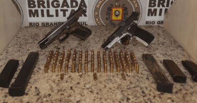 Ação em Santo Antônio da Patrulha apreendeu duas armas, munições e carregadores.