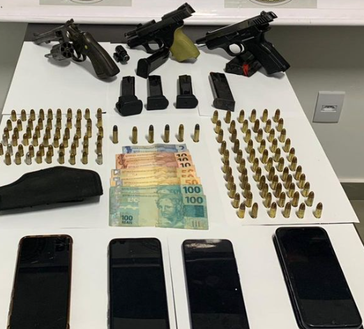 Operação da BM apreende armas e munições