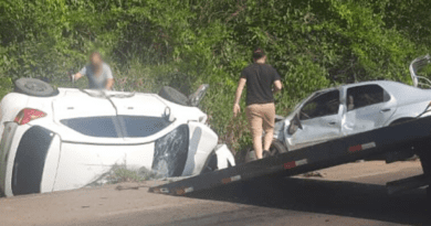 Dois automóveis colidiram no quilômetro 36 da ERS-486, em Terra de Areia.