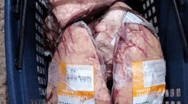 Homem foi preso carregando mais de 800 reais em carne.