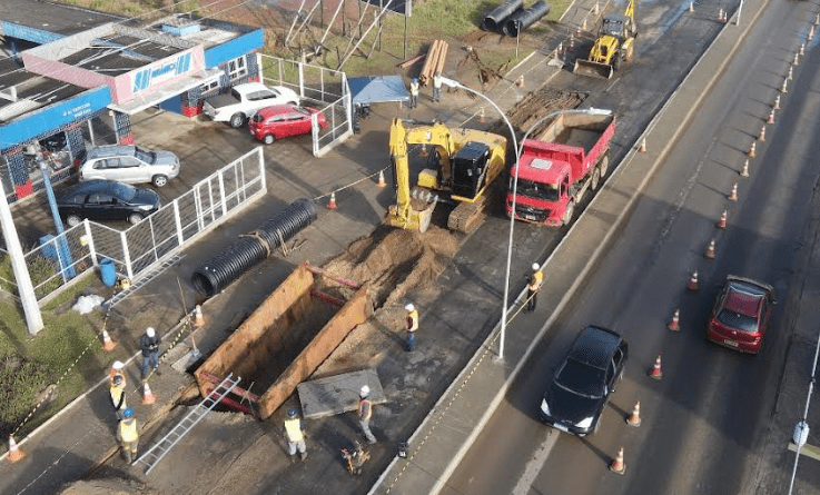 Obra na Avenida Castelo Branco, em Torres, deverá ser concluída até agosto de 2025.