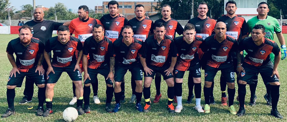 Com quatro jogadores expulsos, time do KQDU não pode terminar partida por falta de atletas em campo.