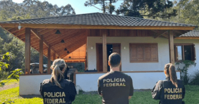 Polícia Federal cumpriu mandados em três cidades gaúchas, além de Goiânia (GO).