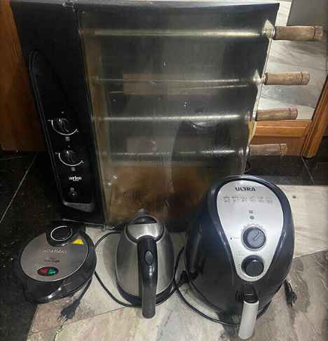 Homens são presos ao tentarem venderem eletrodomésticos furtados