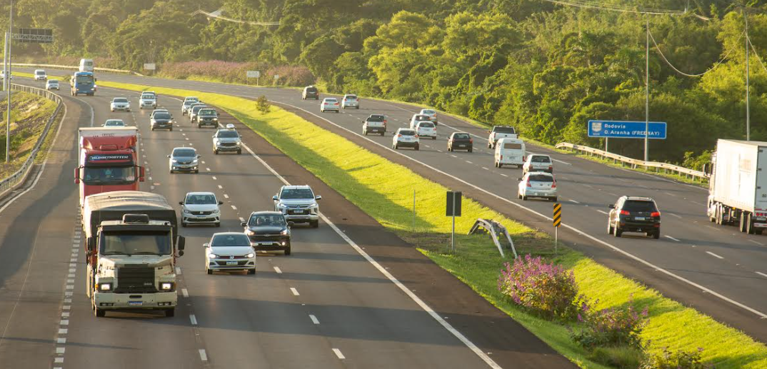 Mais de 250 mil veículos devem vir ao Litoral durante o feriadão da Proclamação da República