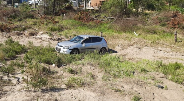 Motorista fica ferida em acidente na Estrada do Mar