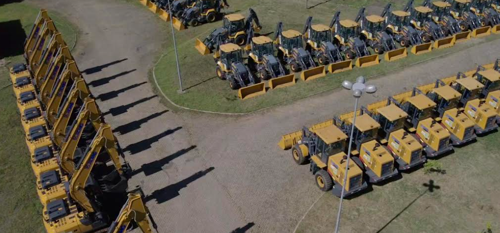 Municípios do Litoral recebem máquinas agrícolas