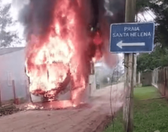 Ocorrência aconteceu durante a manhã de domingo (28), na Praia de Santa Helena.