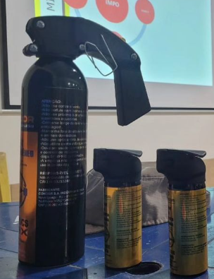 Curso habilita PMs para utilizarem equipamento que comporta gás de pimenta e lacrimogênio.