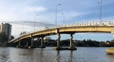 Ponte liga os municípios de Torres e Passos de Torres, em Santa Catarina.