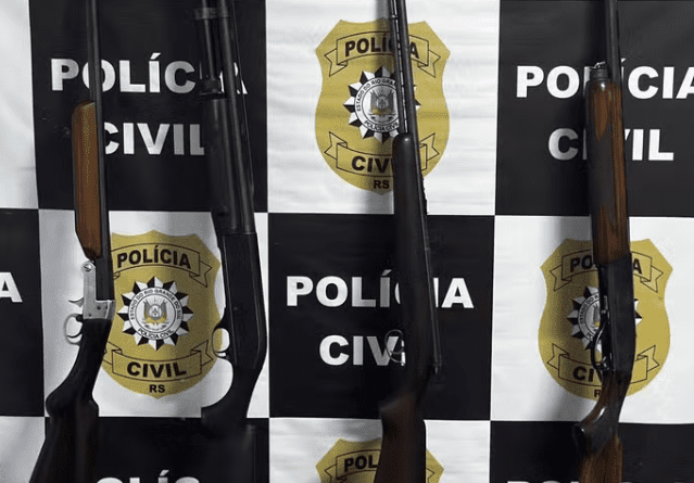 Ação em Tramandaí apreendeu seis armas e dezenas de munições.