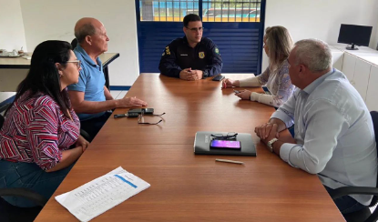 Autoridades estiveram reunidas durante a manhã de segunda-feira (4).