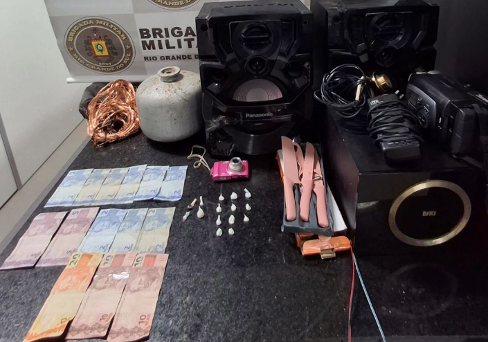 Criminosos são presos e adolescente é apreendido por tráfico de drogas
