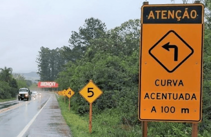 Sinalização foi instalada ao longo no quilômetro 11 da rodovia, em Santo Antônio da Patrulha.