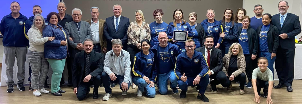 Comunidade escolar do Polivalente esteve presente durante a Sessão Solene em homenagem aos 50 anos da instituição.