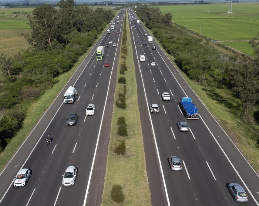 Mais de 700 mil veículos devem trafegar pela Freeway durante feriadão de Réveillon