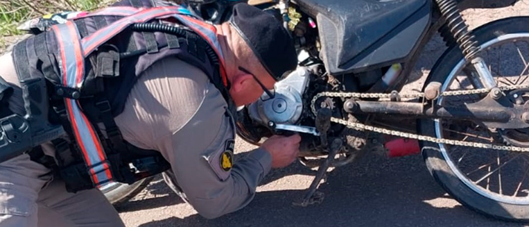 Moto foi recolhida durante ação na ERS-786, no município de Imbé.