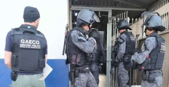 Operação do Ministério Público apreende dezenas de armas e munições