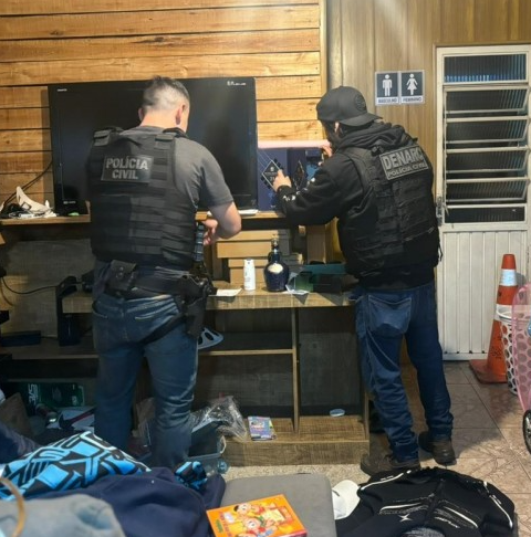 Polícia cumpre mandados de prisão na região