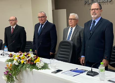 Vereadores Coelhão, Ed, Miguel e João Pereira compuseram a mesa durante a cerimônia.