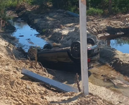 Motorista teria perdido controle da direção próximo ao acesso a Atlântida Sul.