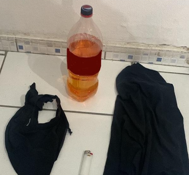 Adolescentes são apreendidos após ameaçarem incendiarem uma residência