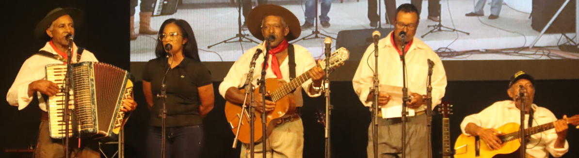 Grupo Maria Quitéria, do município de Mostardas, encerrou as apresentações da noite.