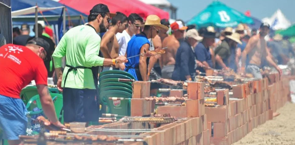 Paleta Atlântida fortalece a cultura e tradição do churrasco gaúcho na beira da praia