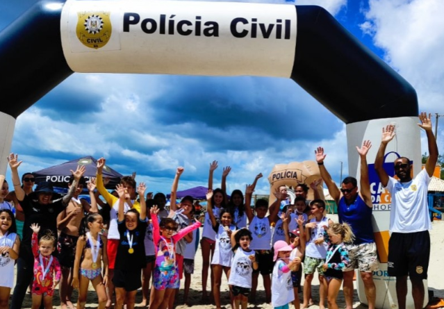 Dezenas de crianças participaram da Minirrústica no balneário de Atlântida Sul.