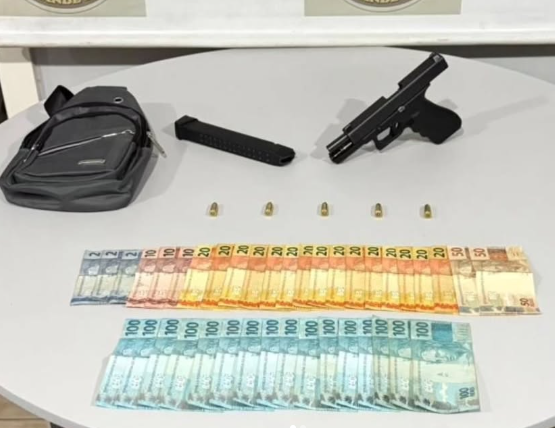 Ação em Torres apreendeu mochila com arma, munições e mais de dois mil reais.