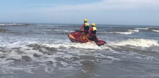 Bombeiros utilizaram moto aquática para resgatar corpo de homem afogado em Capão.