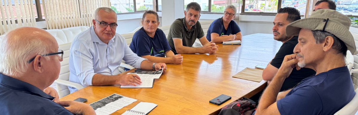 Reunião ocorreu no Gabinete do Prefeito durante a segunda-feira (27).