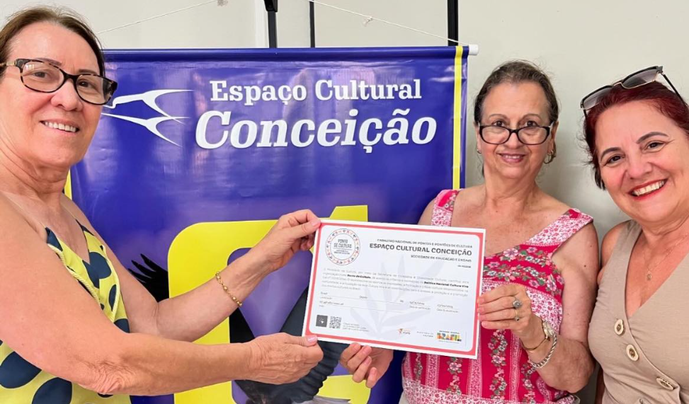 Marina, Tâmara e Anair receberam o certificado de reconhecimento na última semana.