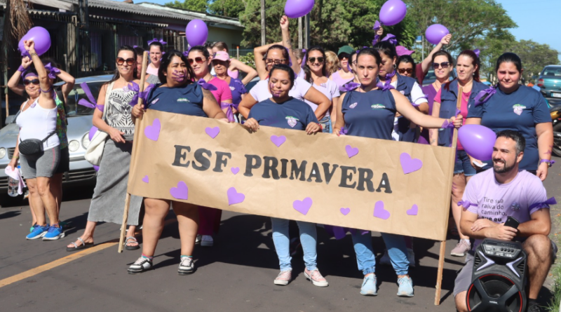 Caminhada realizada na manhã de sexta (7), contou com dezenas de pessoas.