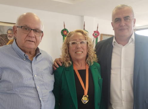 Ana ao lado do prefeito Romildo e do vice-prefeito Ed.