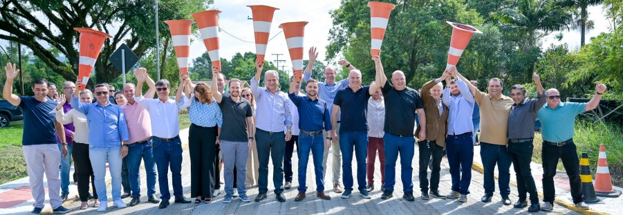Vice-governador do Estado entrega obra no Litoral