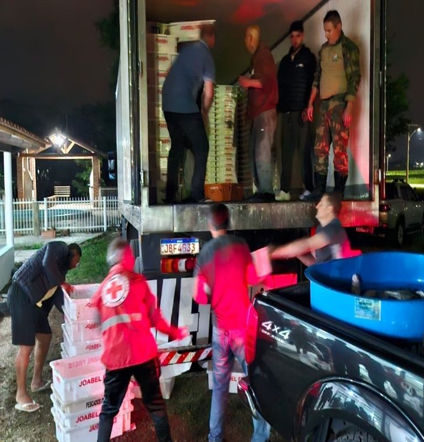14,5 toneladas de tainhas são distribuídas para entidades da região
