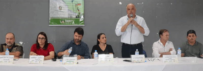 Encontro foi promovido pelo deputado Luciano Silveira e contou com a presença de diversas autoridades.