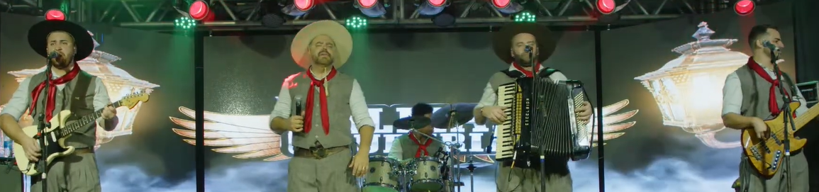 Grupo Alma Galdéria colocou todo mundo para dançar durante apresentação musical.
