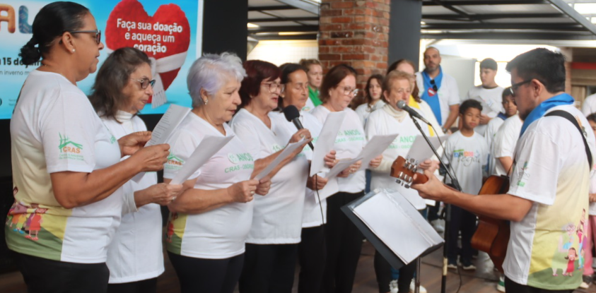 Abertura oficial da Campanha contou com apresentação dos Corais do Centro de Convivência.