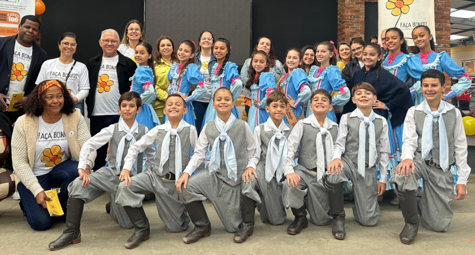 Integrantes da Invernada do Bocal de Prata realizaram apresentação de dança.