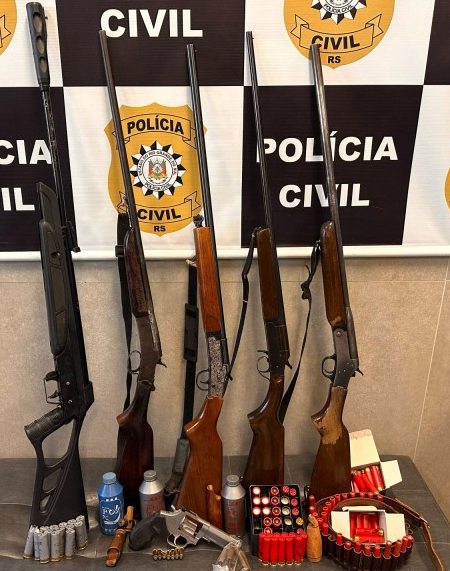 Polícia apreende armas durante Operação
