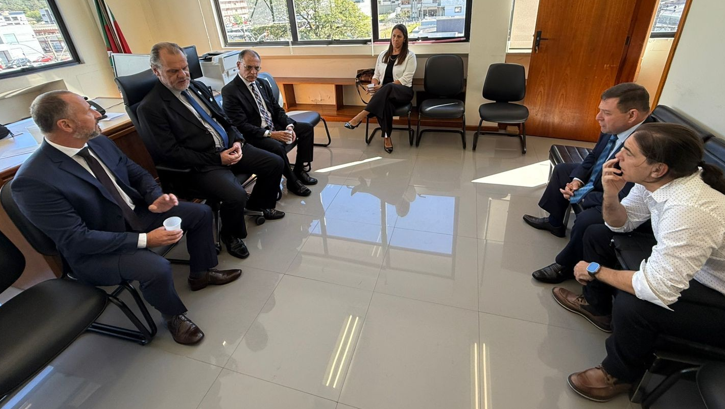 Reunião realizada no Foro de Osório debateu uso da Inteligência Artificial no Magistério.