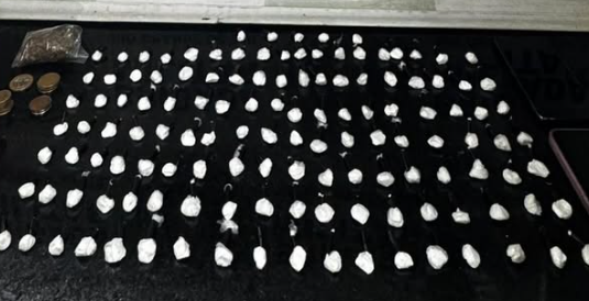 Mais de 100 porções de drogas foram apreendidas em pousada localizada em Imbé.