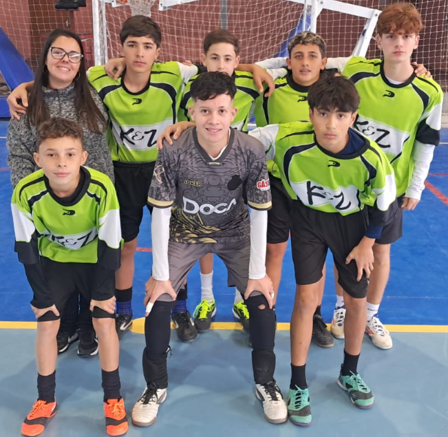 Osvaldo Amaral ficou em 3º lugar no Futsal Infantil Masculino ao derrotar o 16 de Dezembro por 3 a 0.