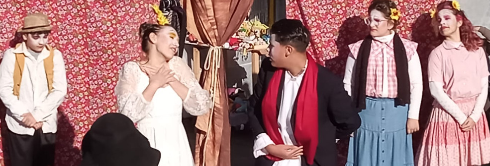Edição em alusão a Festa Junina do Brique das Carretas contou com exposição de carros antigos, Casamento Caipira e show com Lili Fernandes e Banda.