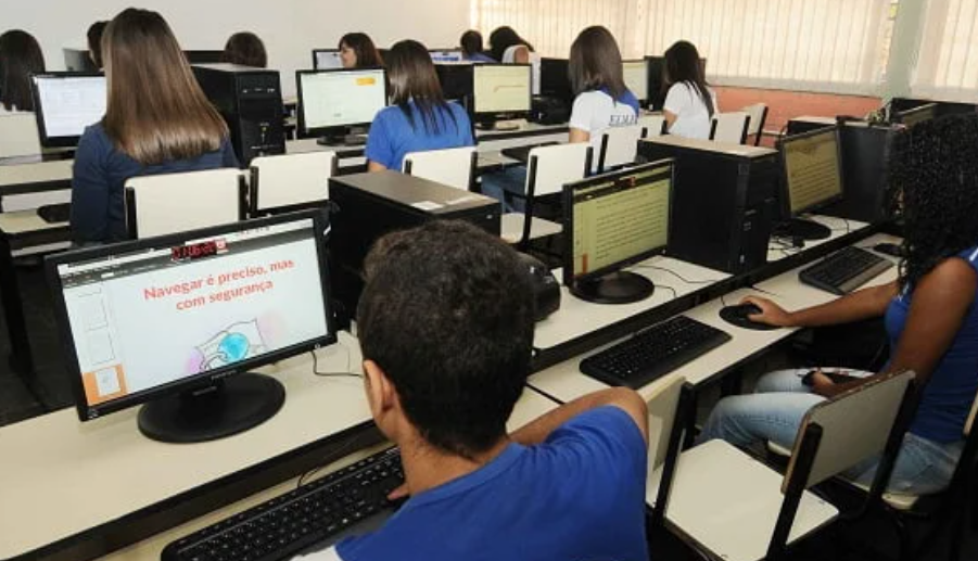 Governo Federal deverá levar internet de alta qualidade para cinco mil escolas de todo o país